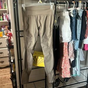 Violate workout leggings